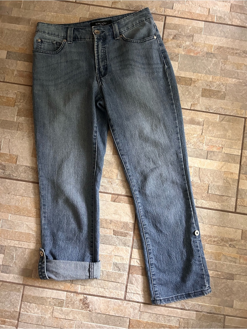 Nine West Women’s Denim Jeans Size 6 /27 Mid Rise Hem Button Tab Pre Owned